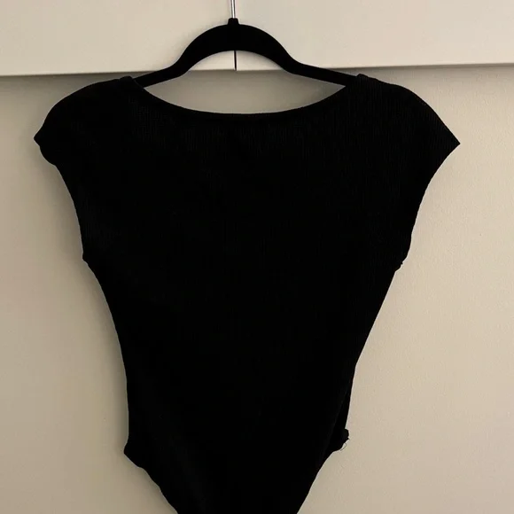 Princess Polly Black Ribbed Bodysuit short sleeve - Picture 7 of 7